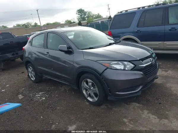 3CZRU6H32JG708805 2018 HONDA HR-V - Image 1