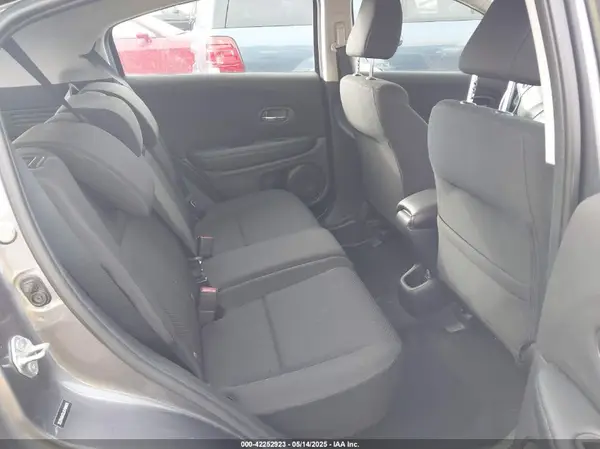 3CZRU6H32JG708805 2018 HONDA HR-V - Image 8