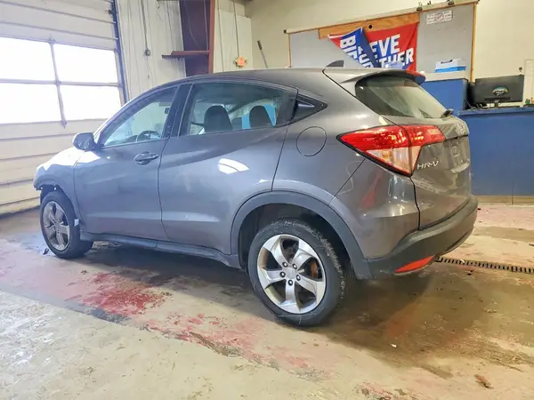 3CZRU6H32JG714796 2018 HONDA HR-V - Image 2