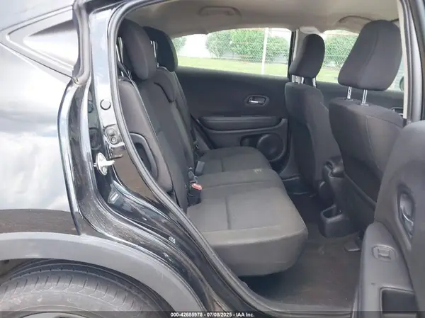 3CZRU6H32JG718539 2018 HONDA HR-V - Image 8