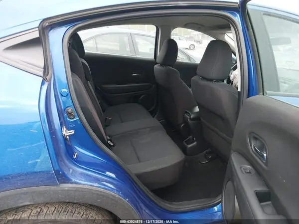 3CZRU6H32JG720856 2018 HONDA HR-V - Image 8