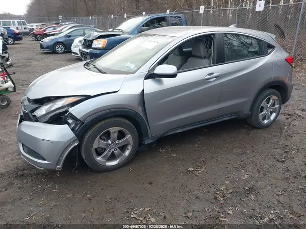 3CZRU6H32JG728861 2018 HONDA HR-V - Image 2
