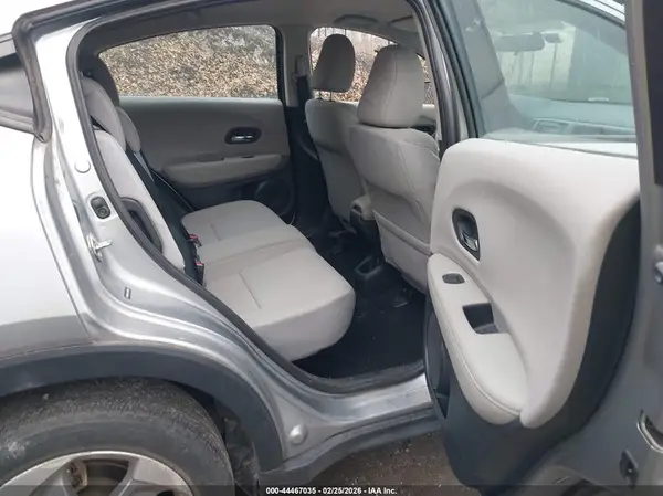 3CZRU6H32JG728861 2018 HONDA HR-V - Image 8