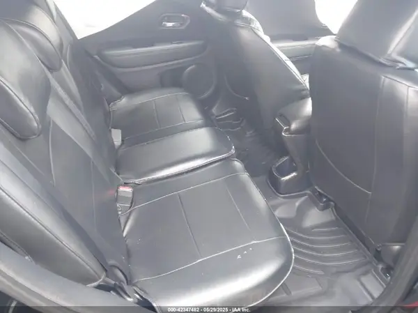3CZRU6H32JG729329 2018 HONDA HR-V - Image 8