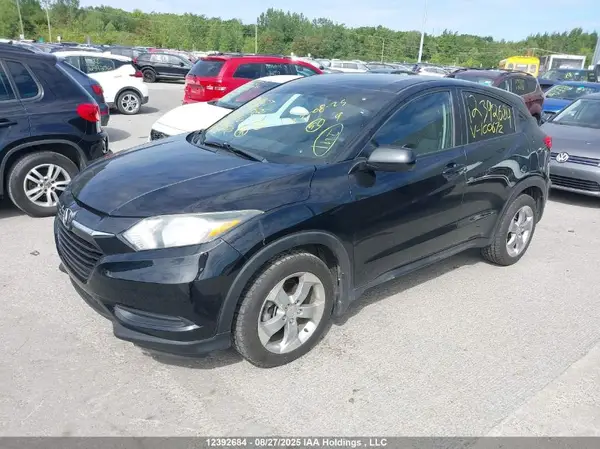 3CZRU6H32JM100672 2018 HONDA HR-V - Image 2