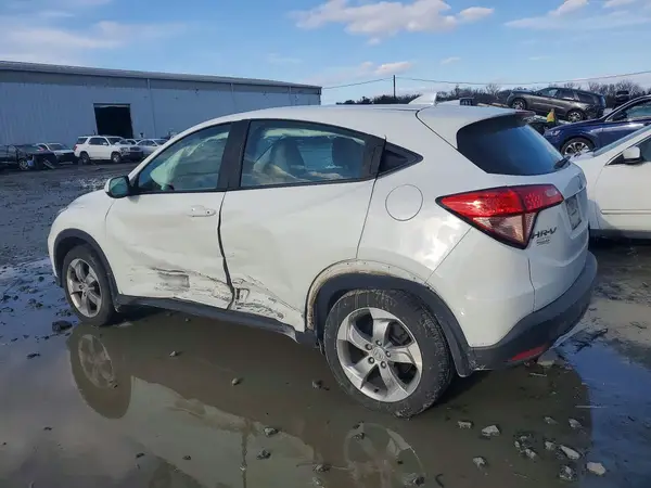 3CZRU6H32JM704240 2018 HONDA HR-V - Image 2
