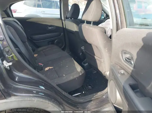 3CZRU6H32JM715156 2018 HONDA HR-V - Image 8
