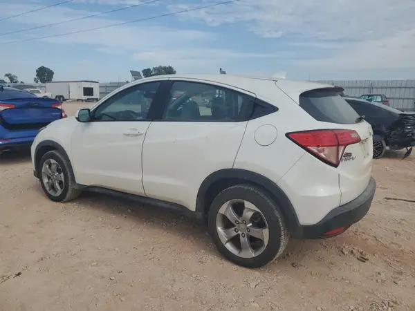 3CZRU6H32JM717893 2018 HONDA HR-V - Image 2