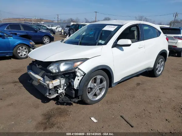 3CZRU6H32JM722057 2018 HONDA HR-V - Image 2