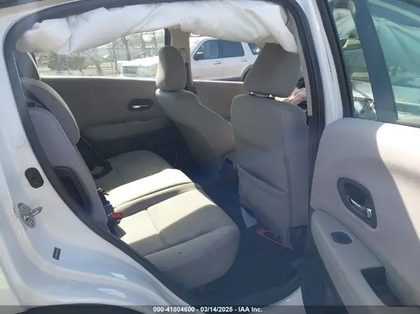 3CZRU6H32JM722057 2018 HONDA HR-V - Image 8