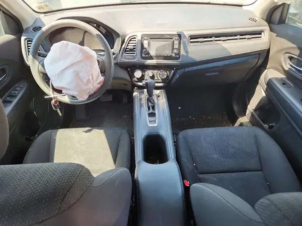 3CZRU6H32JM729946 2018 HONDA HR-V - Image 8