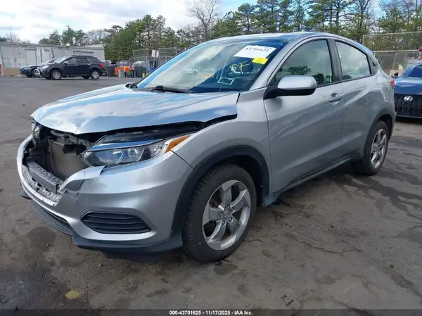 3CZRU6H32KG702990 2019 HONDA HR-V - Image 2