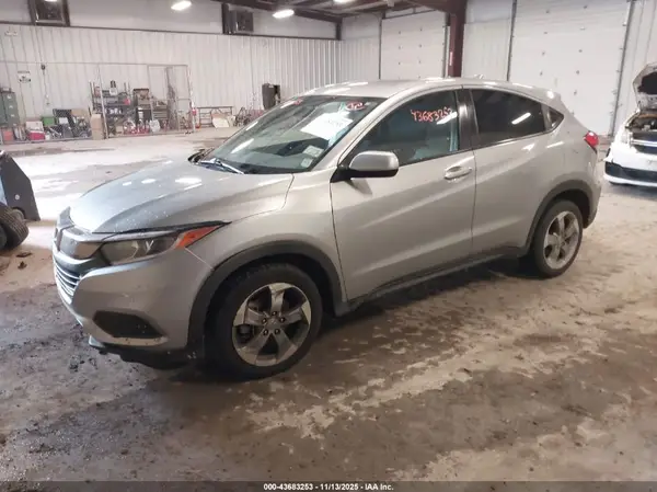 3CZRU6H32KG705212 2019 HONDA HR-V - Image 2