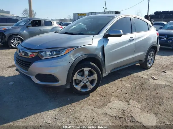 3CZRU6H32KG711625 2019 HONDA HR-V - Image 2