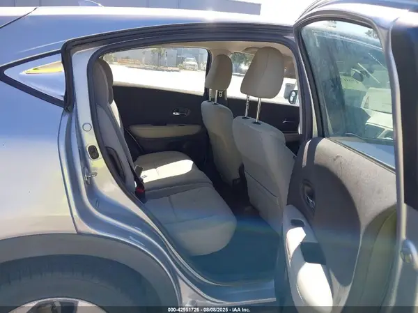 3CZRU6H32KG715917 2019 HONDA HR-V - Image 8