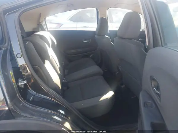3CZRU6H32KG721135 2019 HONDA HR-V - Image 8