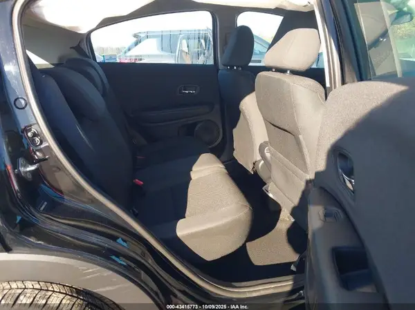 3CZRU6H32KG723306 2019 HONDA HR-V - Image 8