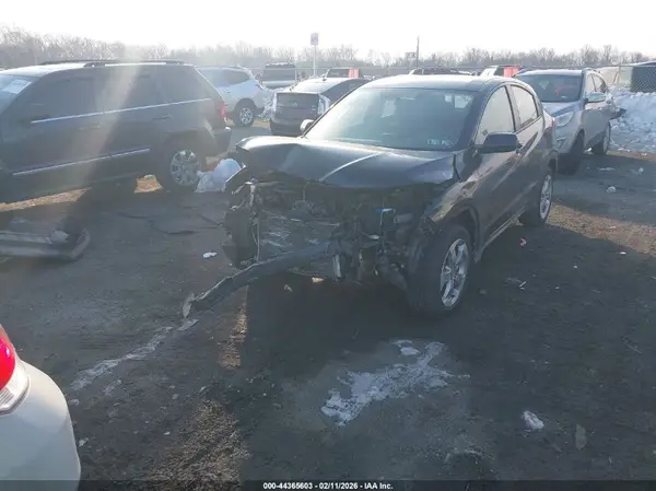 3CZRU6H32KG724133 2019 HONDA HR-V - Image 2
