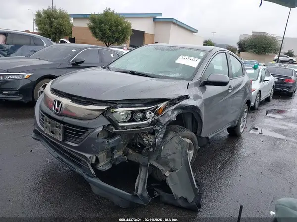 3CZRU6H32KG724214 2019 HONDA HR-V - Image 2