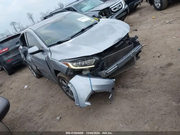 3CZRU6H32KG726609 2019 HONDA HR-V - Image 1