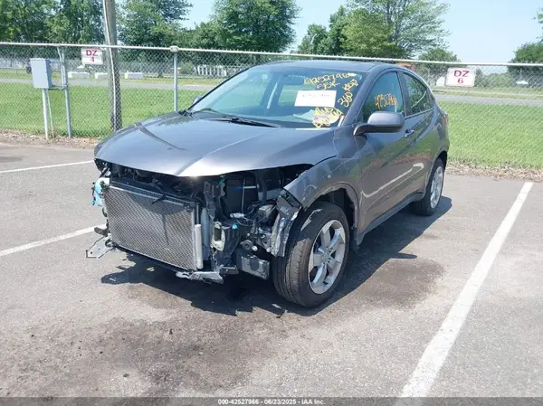 3CZRU6H32KG726884 2019 HONDA HR-V - Image 2