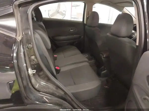 3CZRU6H32KM718074 2019 HONDA HR-V - Image 8