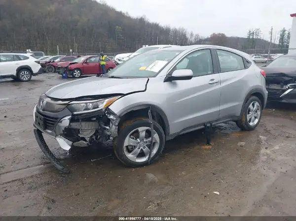 3CZRU6H32LM709800 2020 HONDA HR-V - Image 2