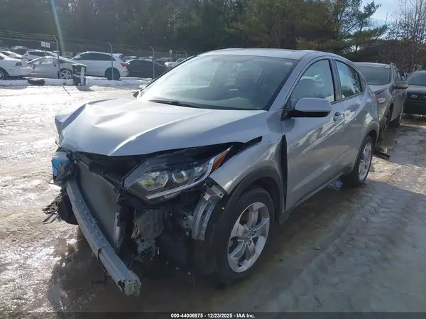 3CZRU6H32LM715340 2020 HONDA HR-V - Image 2
