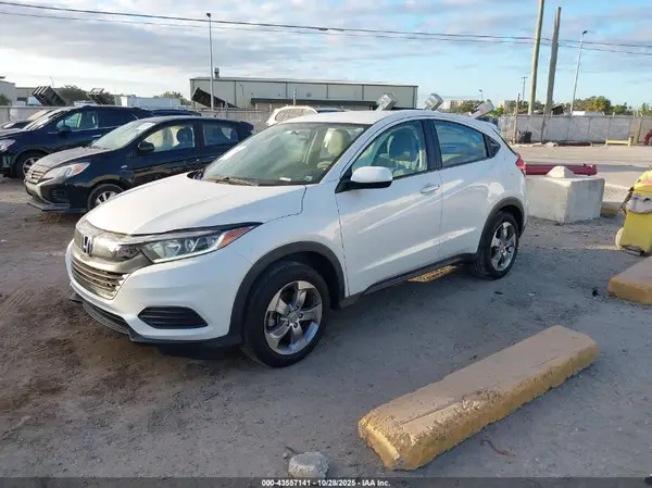 3CZRU6H32MM716201 2021 HONDA HR-V - Image 2