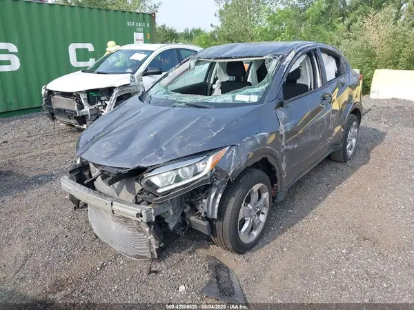 3CZRU6H32MM756276 2021 HONDA HR-V - Image 2