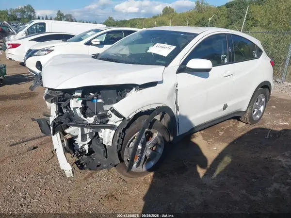 3CZRU6H32NM733002 2022 HONDA HR-V - Image 2