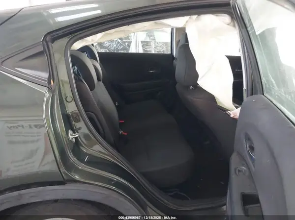 3CZRU6H33GM745775 2016 HONDA HR-V - Image 8