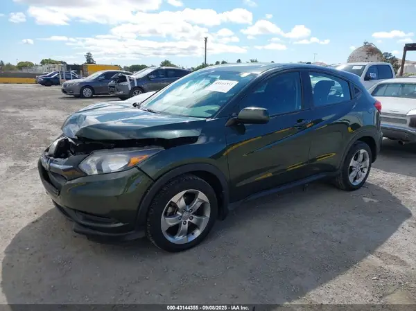 3CZRU6H33HG701680 2017 HONDA HR-V - Image 2