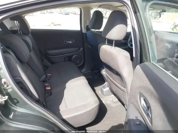 3CZRU6H33HG701680 2017 HONDA HR-V - Image 8
