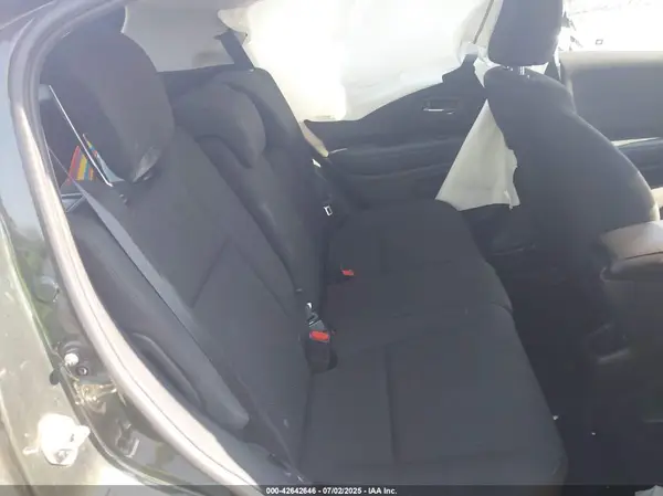 3CZRU6H33HG702974 2017 HONDA HR-V - Image 8