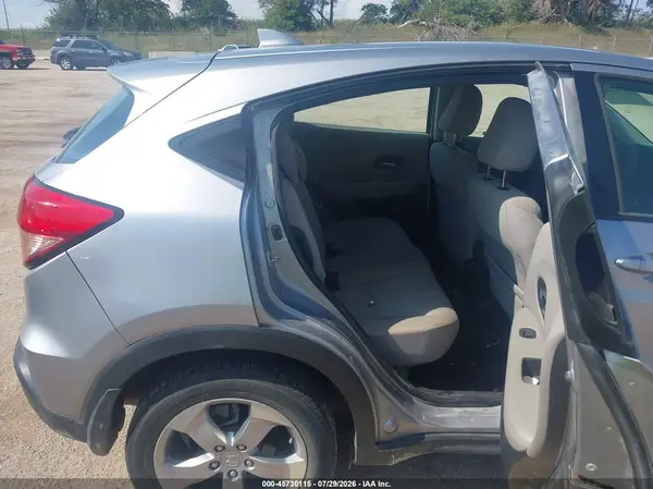 3CZRU6H33HG705924 2017 HONDA HR-V - Image 8