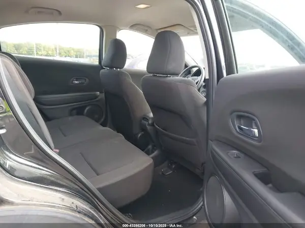 3CZRU6H33HG706104 2017 HONDA HR-V - Image 8
