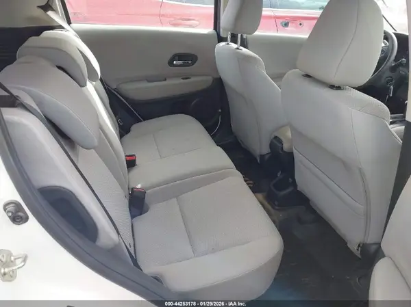 3CZRU6H33HM702507 2017 HONDA HR-V - Image 8