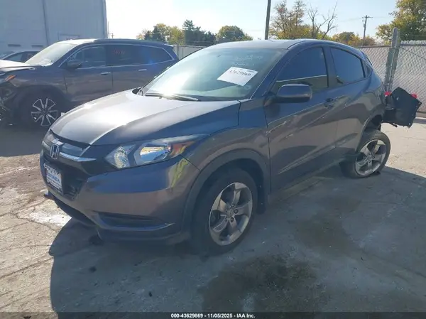 3CZRU6H33HM702653 2017 HONDA HR-V - Image 2