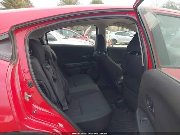 3CZRU6H33HM714267 2017 HONDA HR-V - Image 8