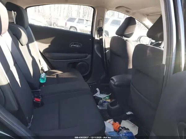 3CZRU6H33HM715371 2017 HONDA HR-V - Image 8