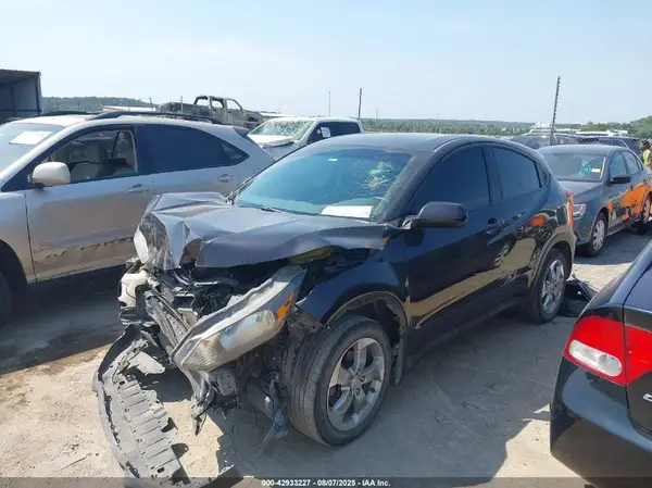 3CZRU6H33JG702382 2018 HONDA HR-V - Image 2