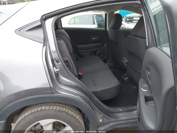 3CZRU6H33JG702981 2018 HONDA HR-V - Image 8