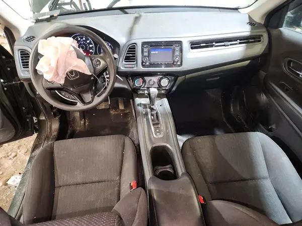 3CZRU6H33JG708165 2018 HONDA HR-V - Image 8