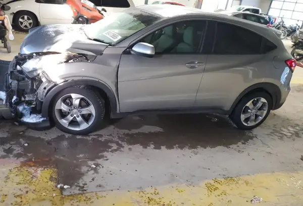 3CZRU6H33JG710787 2018 HONDA HR-V - Image 1