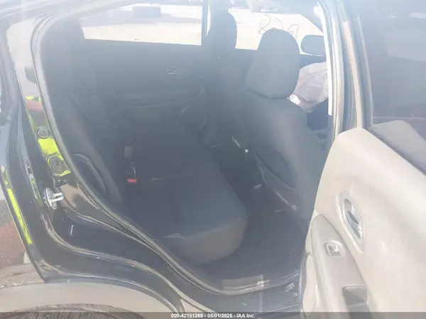 3CZRU6H33JG715892 2018 HONDA HR-V - Image 8