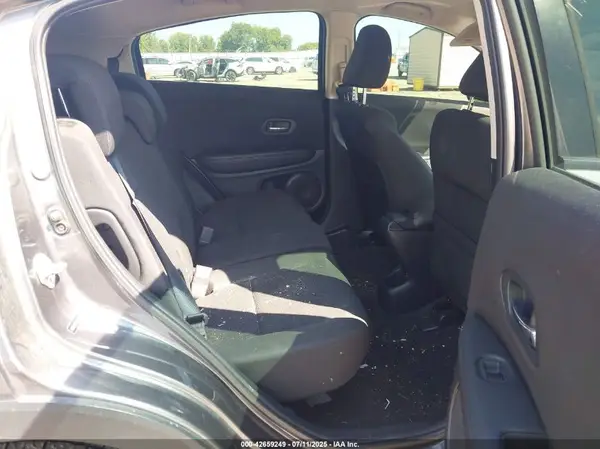 3CZRU6H33JG719635 2018 HONDA HR-V - Image 8