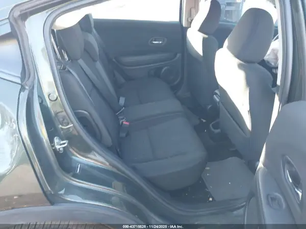 3CZRU6H33JG726729 2018 HONDA HR-V - Image 8