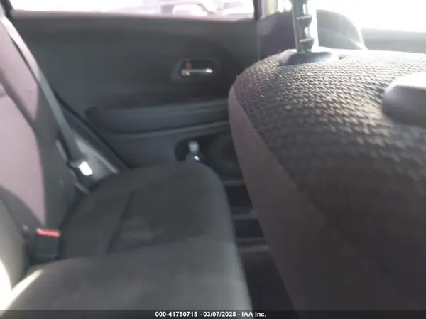 3CZRU6H33JG727041 2018 HONDA HR-V - Image 8
