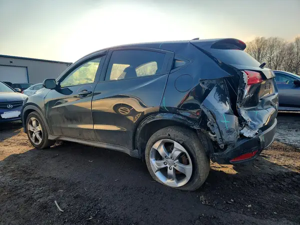 3CZRU6H33JG727928 2018 HONDA HR-V - Image 2